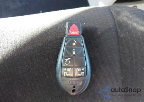 2013 Chrysler Town & Country Touring z USA, uszkodzony, nr VIN 2C4RC1BG4DR692662